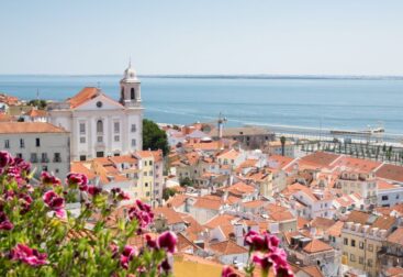 Caixa Alfama: Fado e Tradição no Coração de Lisboa