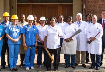 Escassez de mão-de-obra urge facilitar vistos de trabalho