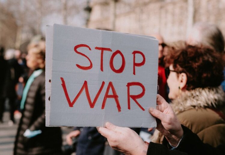 Trump promete fim da guerra na Ucrânia em 50 dias: realidade ou retórica