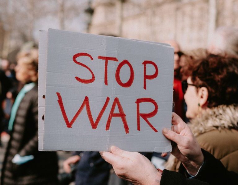 Trump promete fim da guerra na Ucrânia em 50 dias: realidade ou retórica