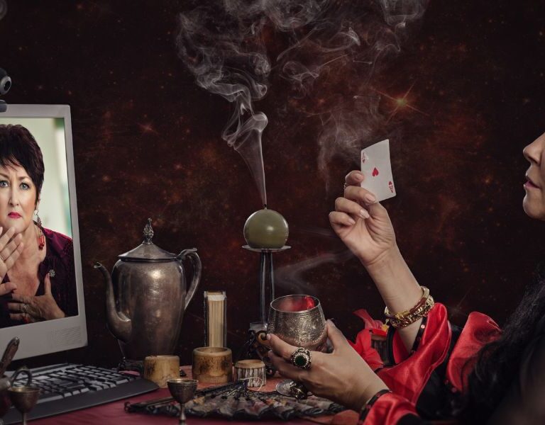 Cartomancia grátis online: benefícios e precauções essenciais