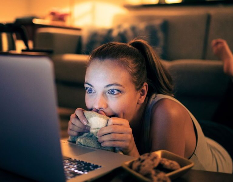 Filmes Eróticos Gratuitos: Onde Assistir Com Segurança